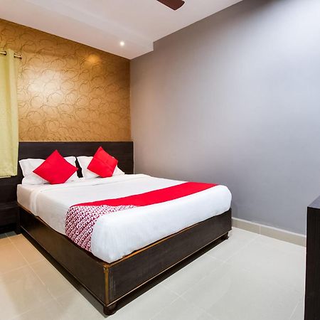 Hotel Cj Inn Vijayawada Bagian luar foto